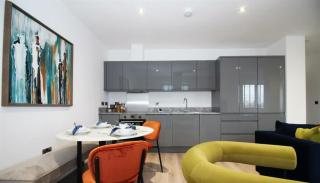 Sophisticated Modern 2 Bedroom apartment in Solihull - Olton - 9