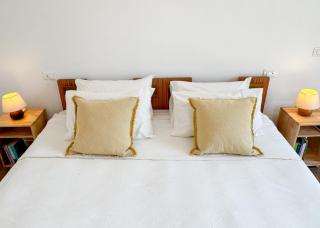Bright Vatican Apartment - 1