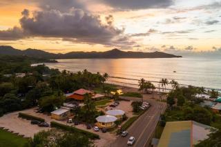 Suite 3 Jaguar - Beach & Pool 2 BR Condo - 2