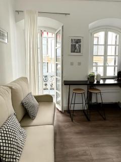 Grand Central House - Classic One Bedroom - GibraltarStay Apartments - 7