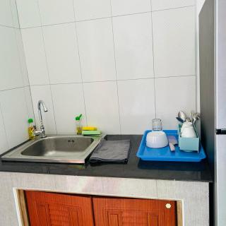 Lamsai AC Sea House Green - 5