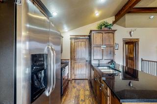 Timber Mountain Retreat - 5