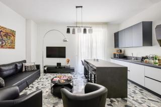 Cristina's Place - Milan - 7