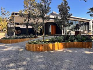 Ohana Luxury Retreat-beach access heated pool - 7