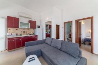 HaYarden Vibe - 1 Bedroom With Balcony By Vacay - Tel Aviv - 2