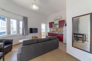 HaYarden Vibe - 1 Bedroom With Balcony By Vacay - Tel Aviv - 1