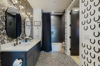 Bourbon & Broadway - 3