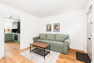 Stylish 2-Bedroom Townhouse in Stratford upon Avon - Stratford-upon-Avon - 1