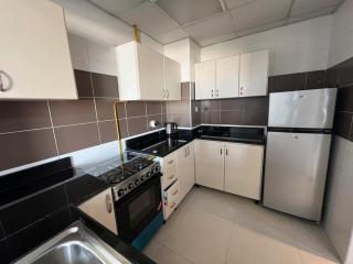 Spacious Studio Near Marina - 9