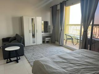 Spacious Studio Near Marina - 3