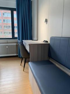 Mooncity Hotel & Boardinghouse - Frankfurt am Main - 2