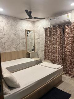 Hotel Iswar & Family Restaurant - Silchar - 4