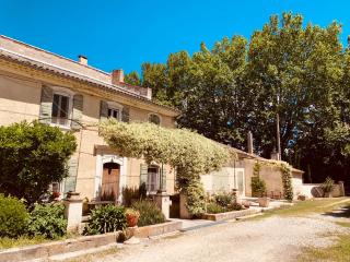 Typique Mas provençal, parc et piscine chauffée - Graveson - 0