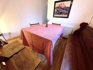 Cosy Cottage with Woodburner by Crinan Canal Pets Welcome - 6