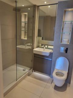 Covenant Suite, London - Woolwich - 2