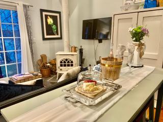 Cottage by the lake,Hudson Valley, welcome pets - 1