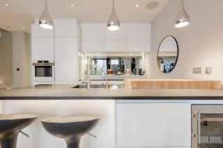 Award Winning Interior Designed Luxurious Mews in Knightsbridge - London - 8
