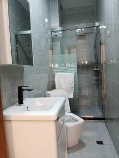 Cozy and Chic Apartment - 7