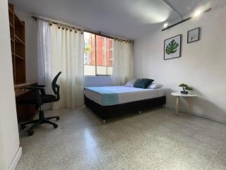 Laureles la castellana habitación 2 - 8