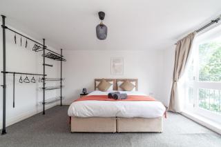 Arte Stays Serviced Houses Stratford - 3 Bedrooms 2 Bathrooms Houses London, Stratford, Maryland, Free Parking, Garden, Weekly or Monthly Stays - up to 8 guests - Londra - 2