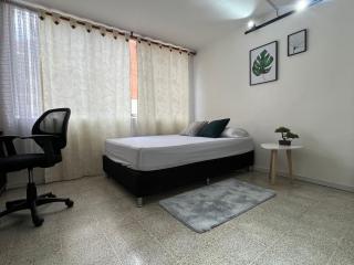 Laureles la castellana habitación 2 - 0