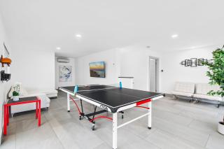 Spacious Apartment wPatio Mini-Golf - 8