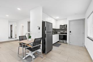 Spacious Apartment wPatio Mini-Golf - 2