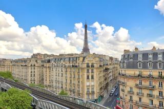 1BR Flat with Balcony view of the Eiffel Tower - Paris - 4