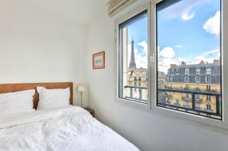 1BR Flat with Balcony view of the Eiffel Tower - Paris - 1