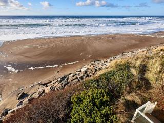 Admirals Beach Retreat - 9