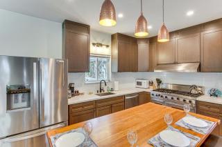 Game Room and Deck Pet-Friendly Lake Arrowhead Home - Lake Arrowhead - 5