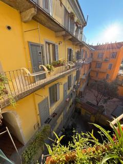 La Vecchia Milano-Les Nubles Vannucci - Il Ballatoio e Il Cortile - Milan - 9