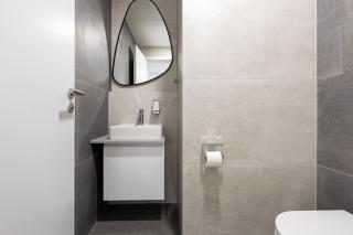 Stylish Haven SkyPark Apartment - Bratislava - 7