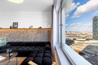 Stylish Haven SkyPark Apartment - Bratislava - 5