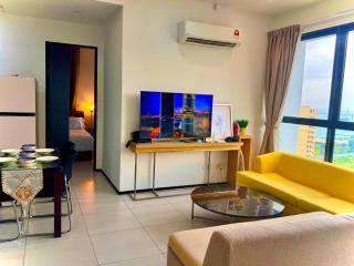 Perfect for Groups! 2BR with 5 Queen Beds & WiFi - Jelutong - 4