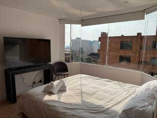 Apartamento en Rosales una habitación, dos baños, sala comedor y cocina. Vista maravillosa de la ciudad - Bogotá - 5