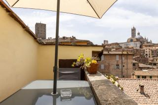 Gran View near Piazza del Campo - Siena - 9