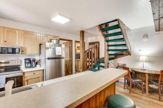 Angel Fire Condo Less Than half Mi to Resort and Bike Park! - Angel Fire - 2