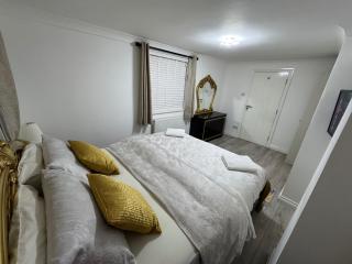 Charming 2 Bedroom Apartment in London - 1