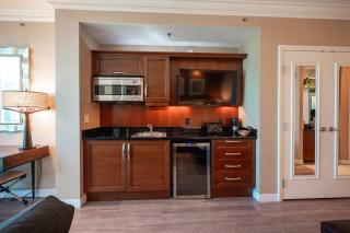 No Resort Fee Strip View Suite& Free Valet& Pool - Las Vegas - 2