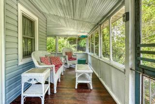 Homestead - Located on Main Street with outdoor shower! - 4