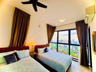 Big Family & Group Stay 2BR with 5 Queen Beds - Jelutong - 4