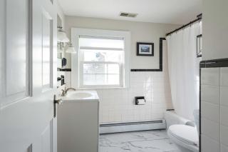 Stay at Beverly Shops - 1