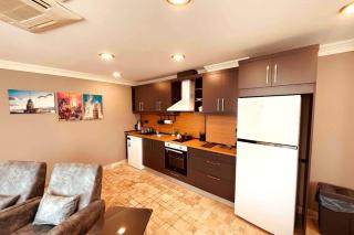 Modern , two bedroom and livingroom on Main Street - 6