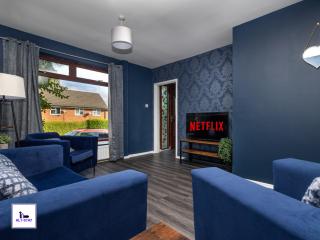 3 Bed 1 Bath - Newhall House By Alt-Stay Accommodation - Leeds - Ideal for Contractors - Long Stays Welcome - Leeds - 0