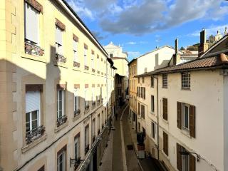 Spacieux & charmant T3, 2 chambres en hyper centre - Vienne - 4