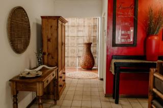 Coastal Charm Hideaway Self-catering Holiday Home - 3