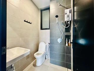 Comfortable 2BR 5 Queen Beds, Netflix & Free Parking - Jelutong - 7