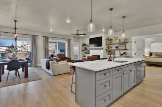 Luxury Mineral Spa with Game Room and Fire Pit - 1