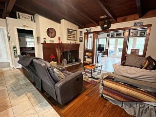 Whitefish Cabin- Your cozy cabin in the woods! - Luray - 4